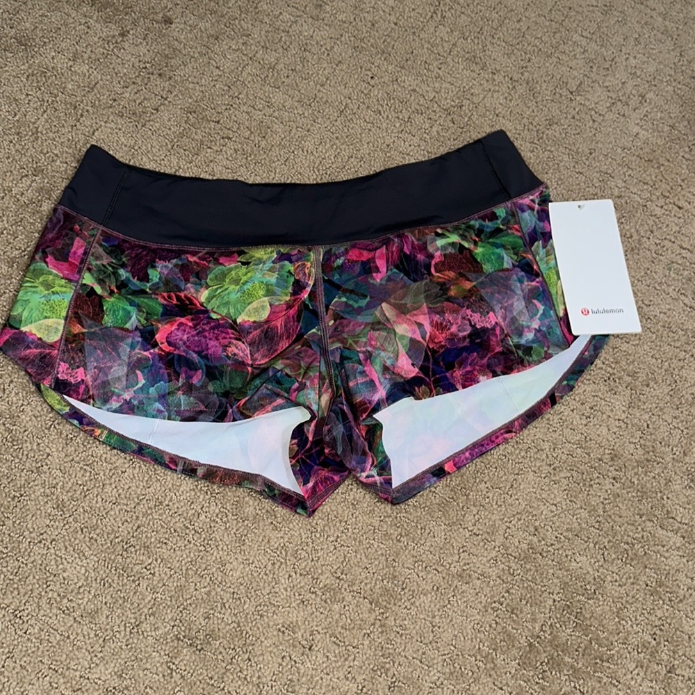 Speed up  LuLu shorts brand new with tags